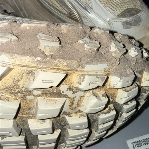 Balenciaga DESTROYED defender sz 46 - Picture 6 of 16